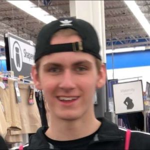 Meet your Posher, Davis